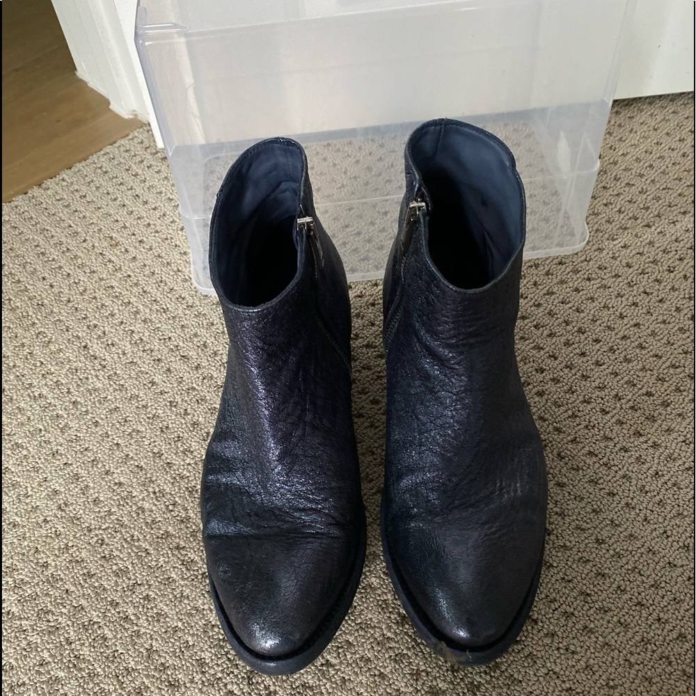 Pantanetti navy blue with shimmer bootie.